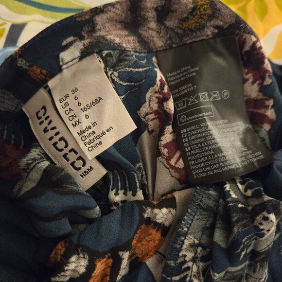 H&M Dark Green, Gotha, Skull, Snake Skirt - Picture 4 of 9